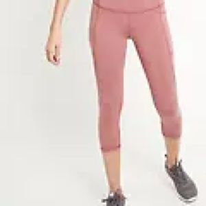 Old Navy High Waisted Elevate Side Pocket Compression Crops Women